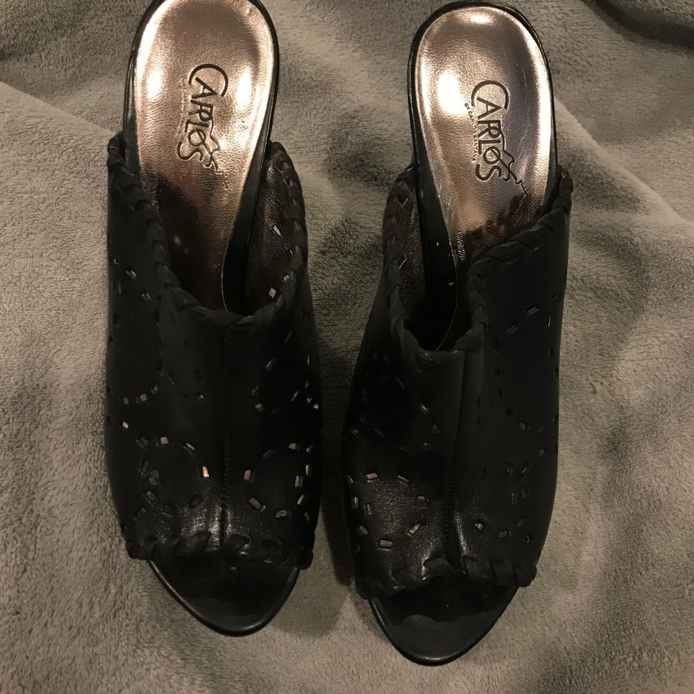 Women's Black pump